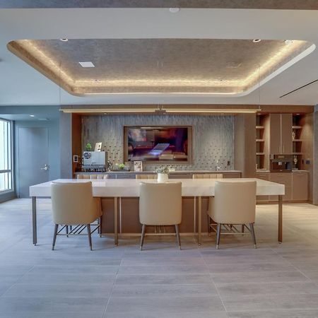 Stylish Condo At Clarendon With Rooftop Views Arlington Exteriér fotografie