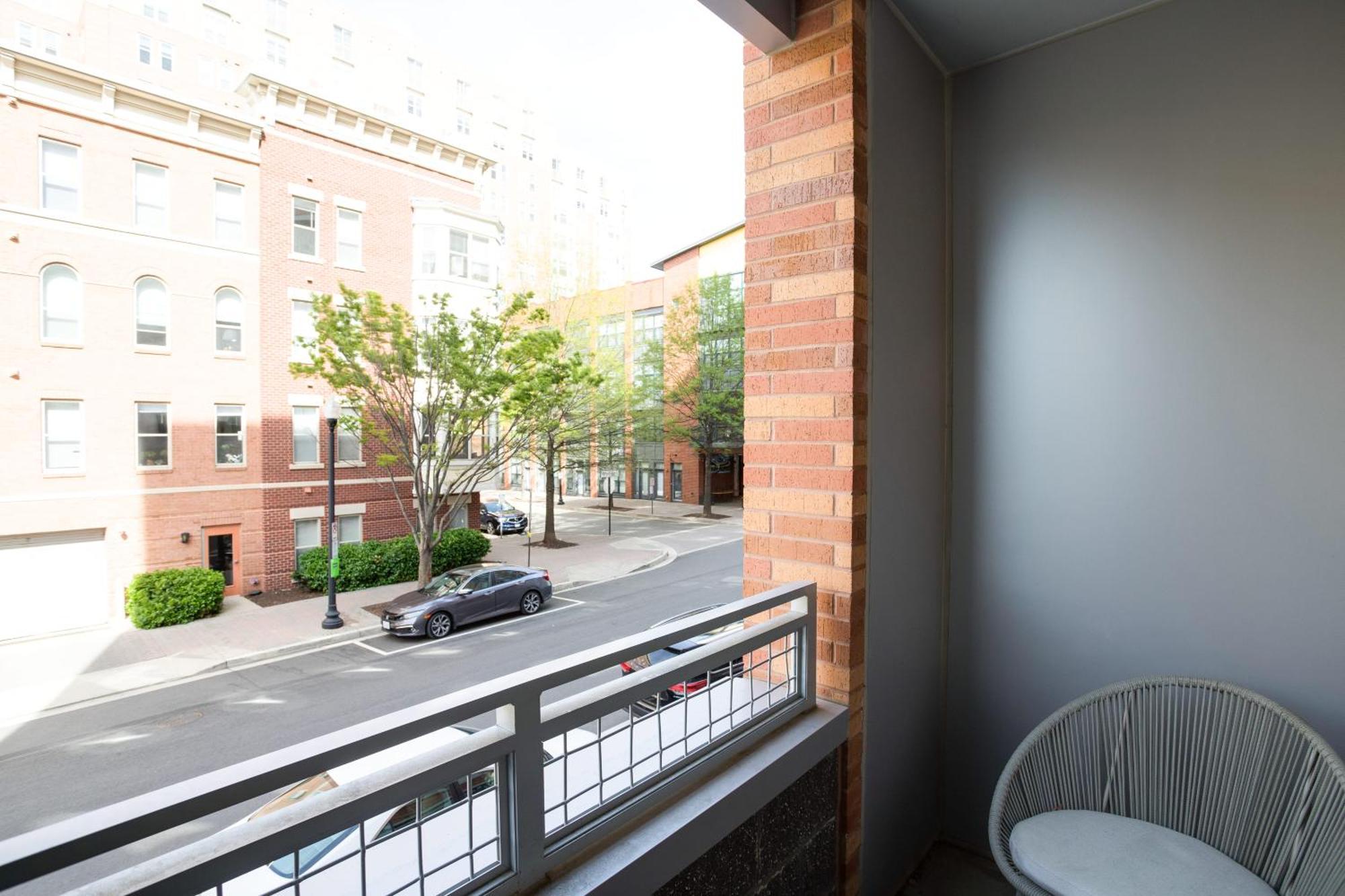 Stylish Condo At Clarendon With Rooftop Views Arlington Exteriér fotografie