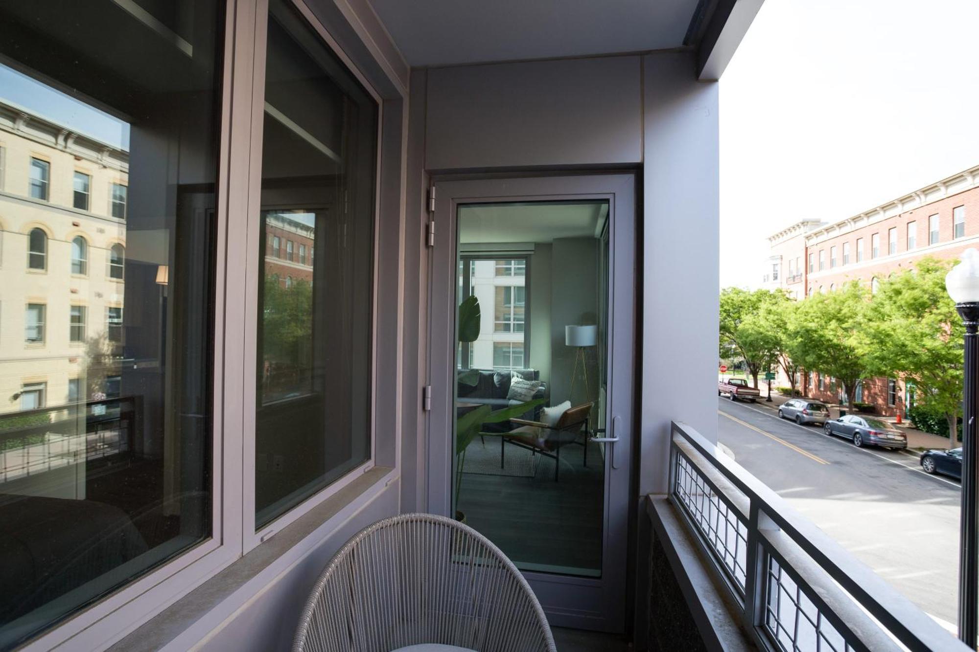Stylish Condo At Clarendon With Rooftop Views Arlington Exteriér fotografie