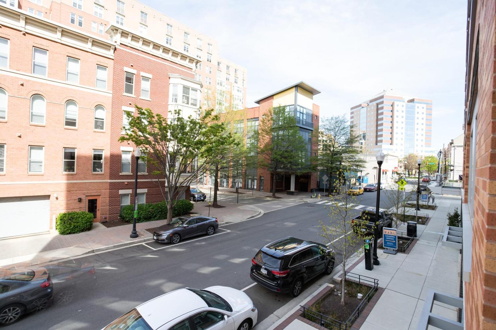 Stylish Condo At Clarendon With Rooftop Views Arlington Exteriér fotografie